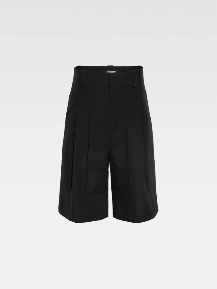 Men Trousers and Shorts JACQUEMUS The Navega Pleated Shorts Black Men Trousers and Shorts JACQUEMUS The Navega Pleated Shorts Black