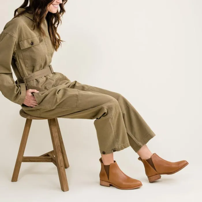 Nisolo Boots Women Eva Everyday Chelsea Boot Nutmeg Nisolo Boots Women Eva Everyday Chelsea Boot Nutmeg