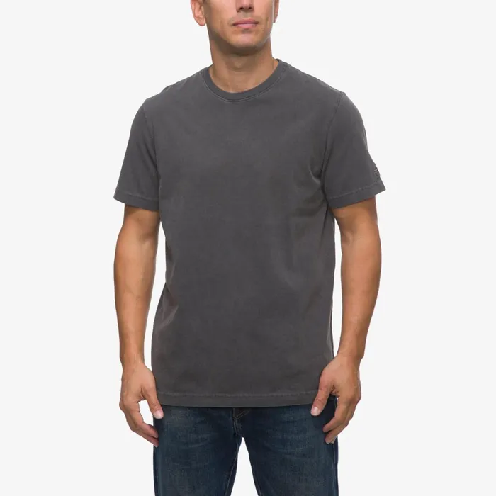 Reef TShirts and Shirts Men Marte Short Sleeve Tee Pirate Blk Reef TShirts and Shirts Men Marte Short Sleeve Tee Pirate Blk