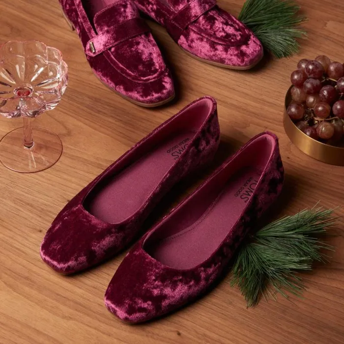 Toms Flats and Loafers Briella Flat Berry Burgundy Crushed Velvet 8211 Women Toms Flats and Loafers Briella Flat Berry Burgundy Crushed Velvet 8211 Women