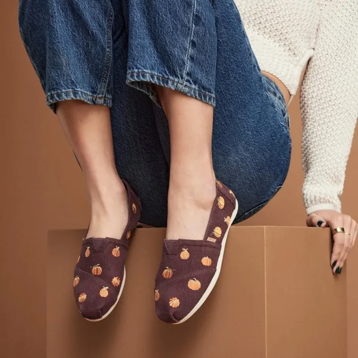 Toms TOMS Classics Alpargata Cloudbound Burgundy Corduroy Embroidered Pumpkins 8211 Women Toms TOMS Classics Alpargata Cloudbound Burgundy Corduroy Embroidered Pumpkins 8211 Women