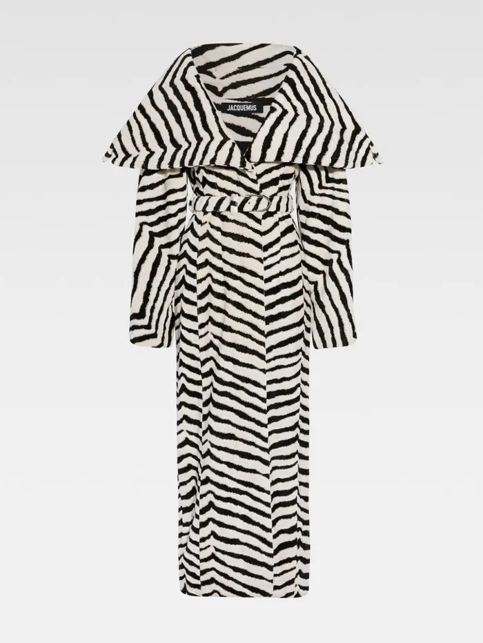 Women Coats and Jackets JACQUEMUS The Caruso Coat Jacquard Zebra Velvelt Black Women Coats and Jackets JACQUEMUS The Caruso Coat Jacquard Zebra Velvelt Black