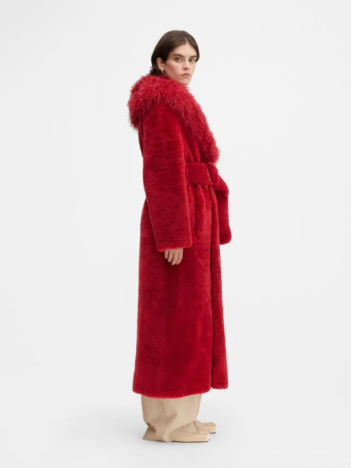 Women Coats and Jackets JACQUEMUS The Pilou Long Coat Dark Red Women Coats and Jackets JACQUEMUS The Pilou Long Coat Dark Red