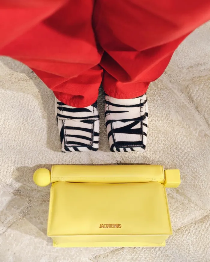 Women Crossbody and Handbags JACQUEMUS The Rond Carr Clutch Yellow Women Crossbody and Handbags JACQUEMUS The Rond Carr Clutch Yellow