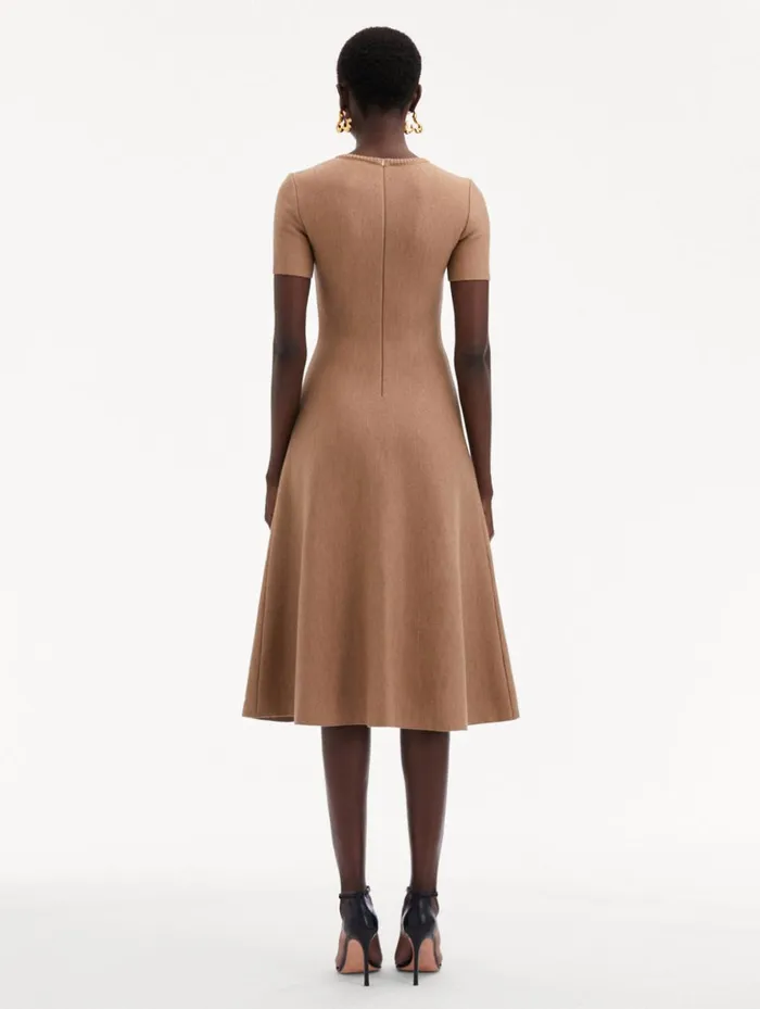 Women Dresses Oscar De La Renta O Flower Knit Midi Dress Cafe Au Lait Women Dresses Oscar De La Renta O Flower Knit Midi Dress Cafe Au Lait