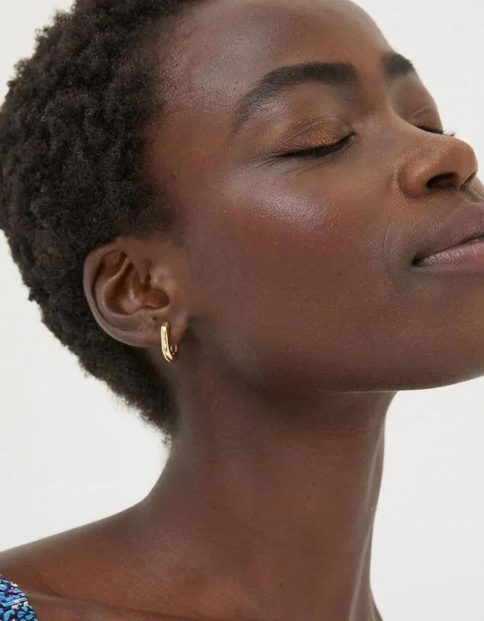 Women FatFace Jewelry Oval Huggy Hoop Earrings Gold