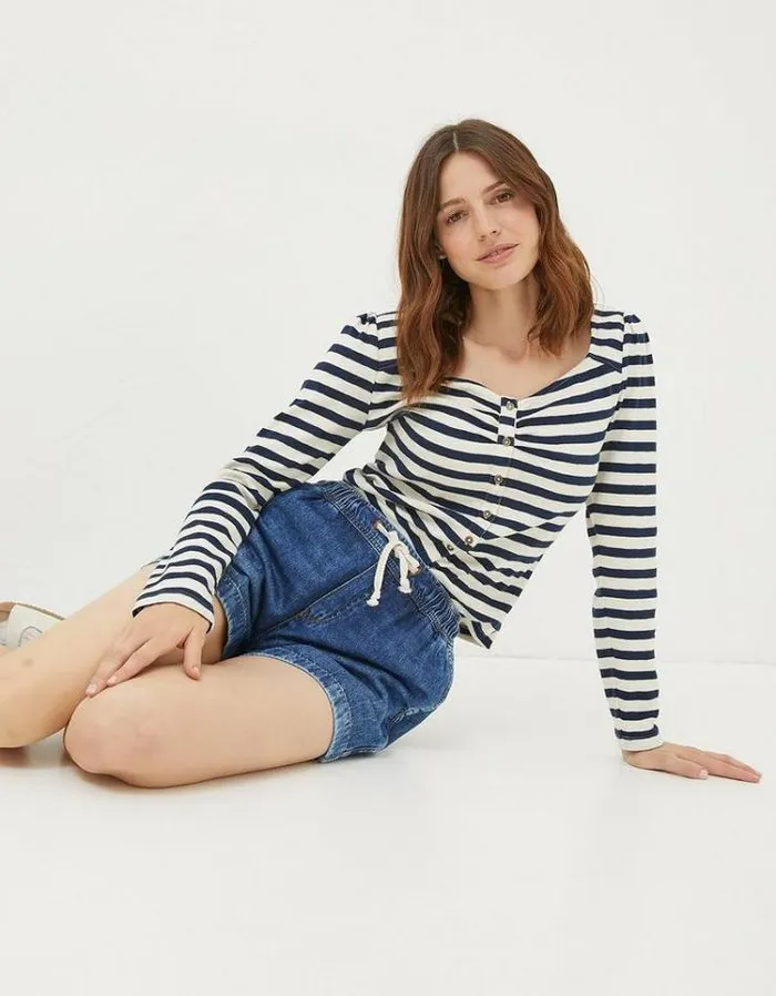 Women FatFace Vacation Shop Ashby Pull On Denim Shorts Vintage Blue