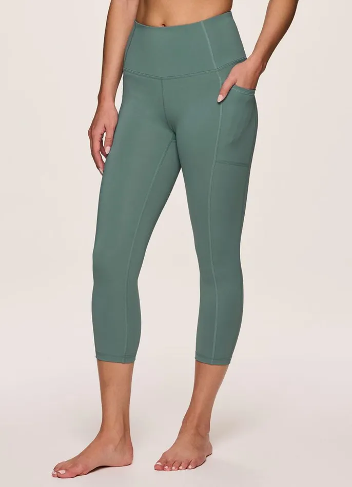 Women Tech Flex Ultra Hold Capri Sea Green RBX Active Capris